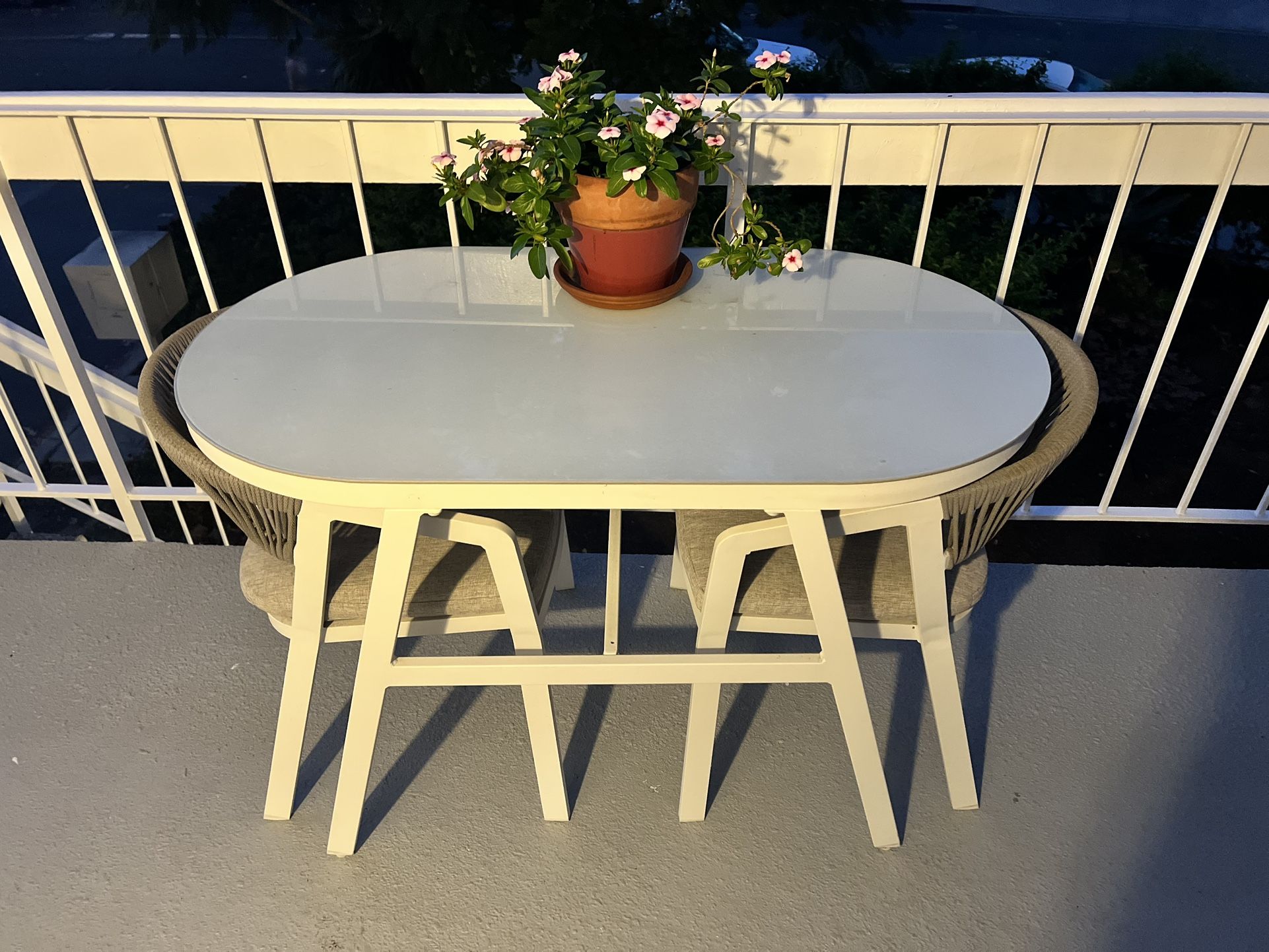 Patio Table And Chairs 