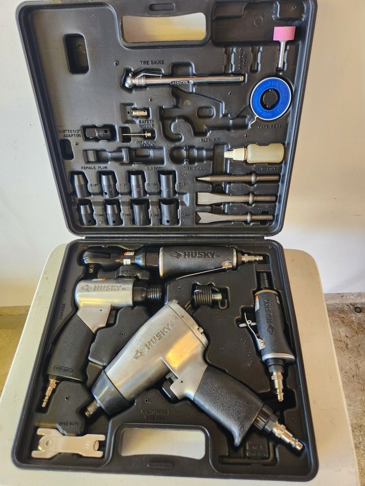 Husky 25pc Air Tool Set 