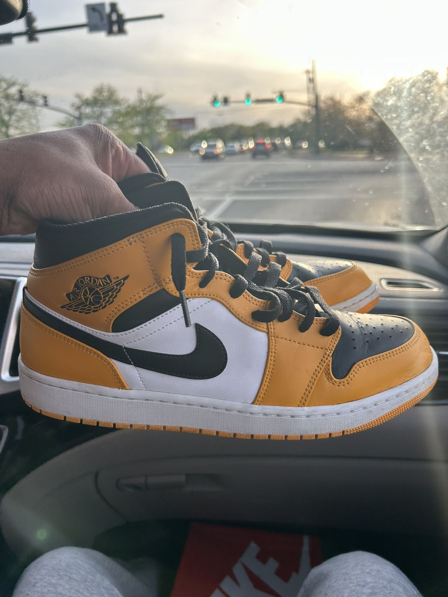 Mens jordan Mids Size 11