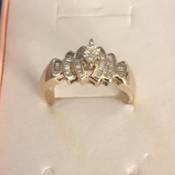 10kt Anillo 💍 De Oro Sólido Con Diamantes 💎 Size 8.25