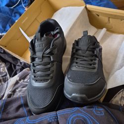 Non Slide Shoe's Size 9 Men & Women Shoe's 