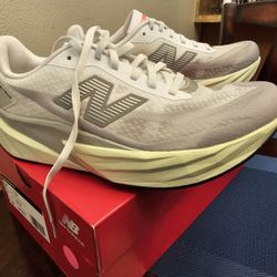 New Balance Tennis Shoes