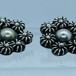 Ultra flower earrings