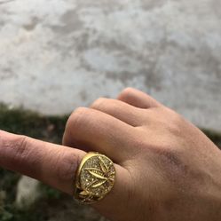 gold ring 