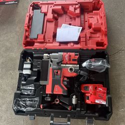 Milwaukee 1-1/2 in Drill High Combo Kit 