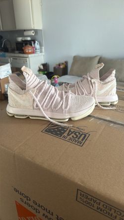 Men’s size 12 Nike KD Special Edition Aunt Pearl