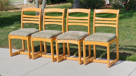 Vintage Mid-Century Modern Dining Chairs – Set of 4