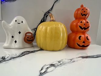 Halloween Decor Lot