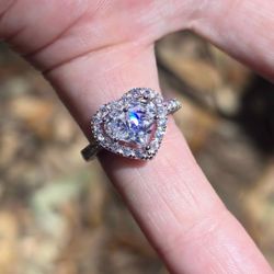 Brilliant Heart Halo CZ Engagement Bridal Promise Anniversary Ring - Brand New💖