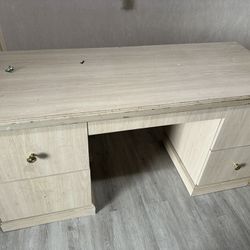 Must Go - Wooden Desk With 6 Drawers