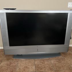 Sony WEGA LCD TV