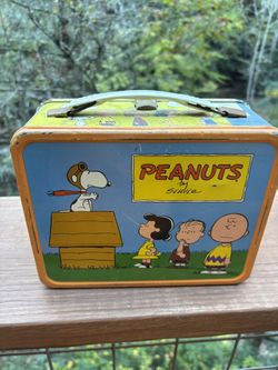 Vintage Metal Peanuts Lunchbox 