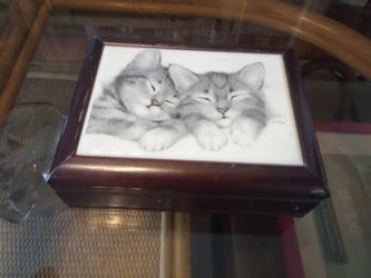 Two Cats Artistic Music / Jewelry Box