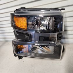 2019 , 2020 , 2021 Chevy Silverado passenger side headlight