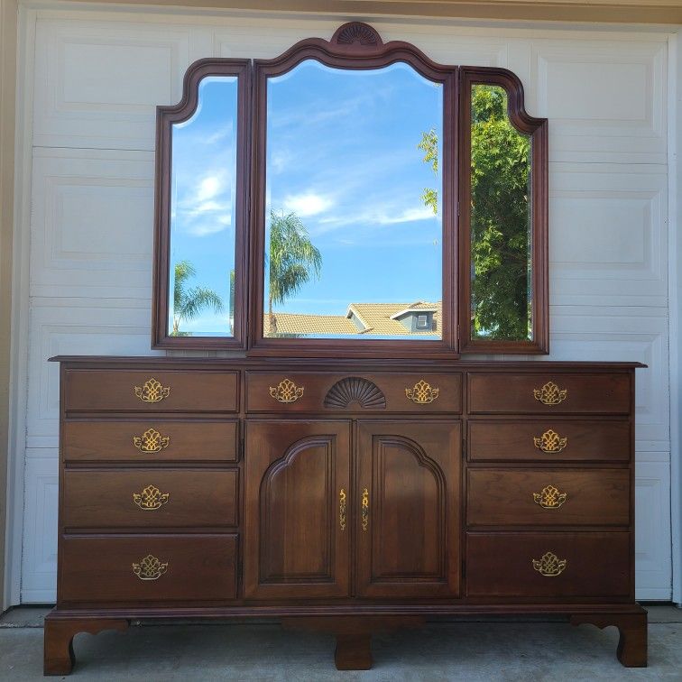 Dresser