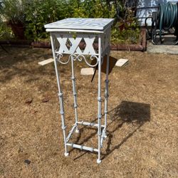 Small metal side table Small metal side table