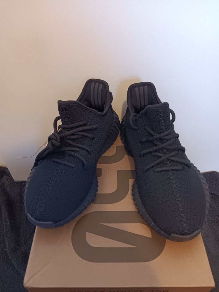 Yeezy Boost 350 V2 Breds