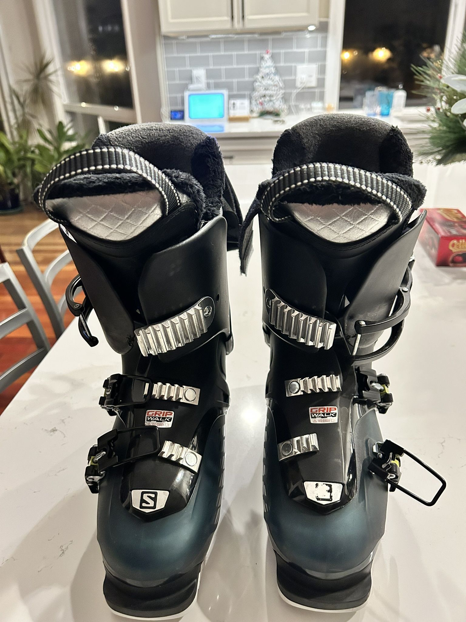 Women’s Salomon QST Access 80 Ski Boots