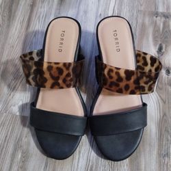 Size 9WW Torrid Blk/Leopard Women’s Block Heel Sandals