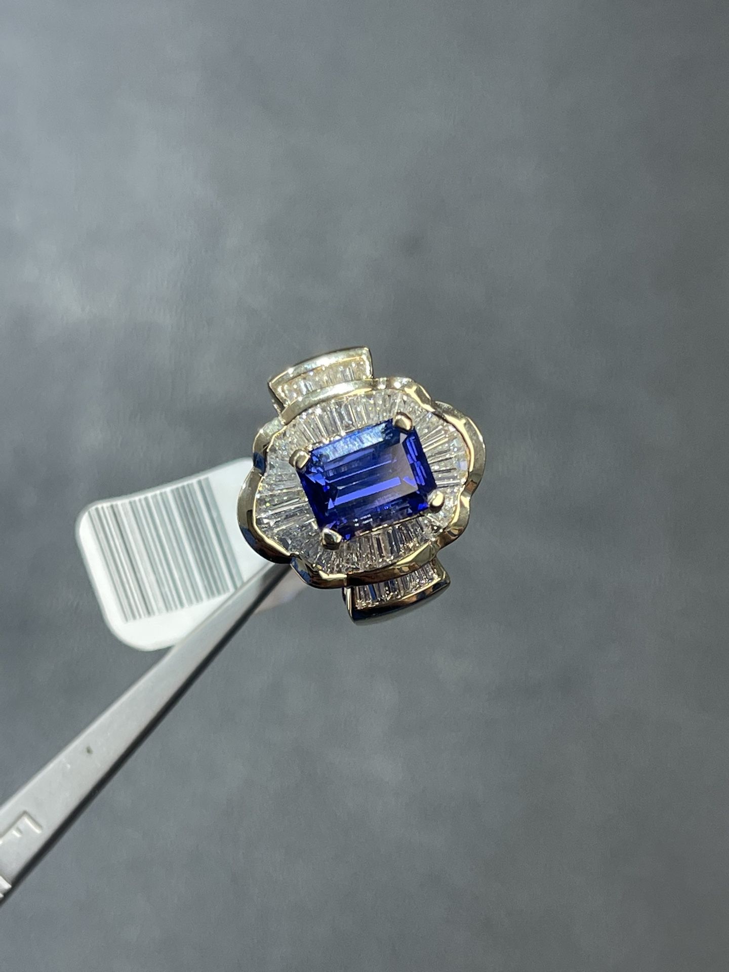 14KT Yellow Gold 2.50CTW Diamond and Blue Stone Ring