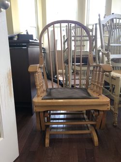 LARGE ROCKING CHAIR