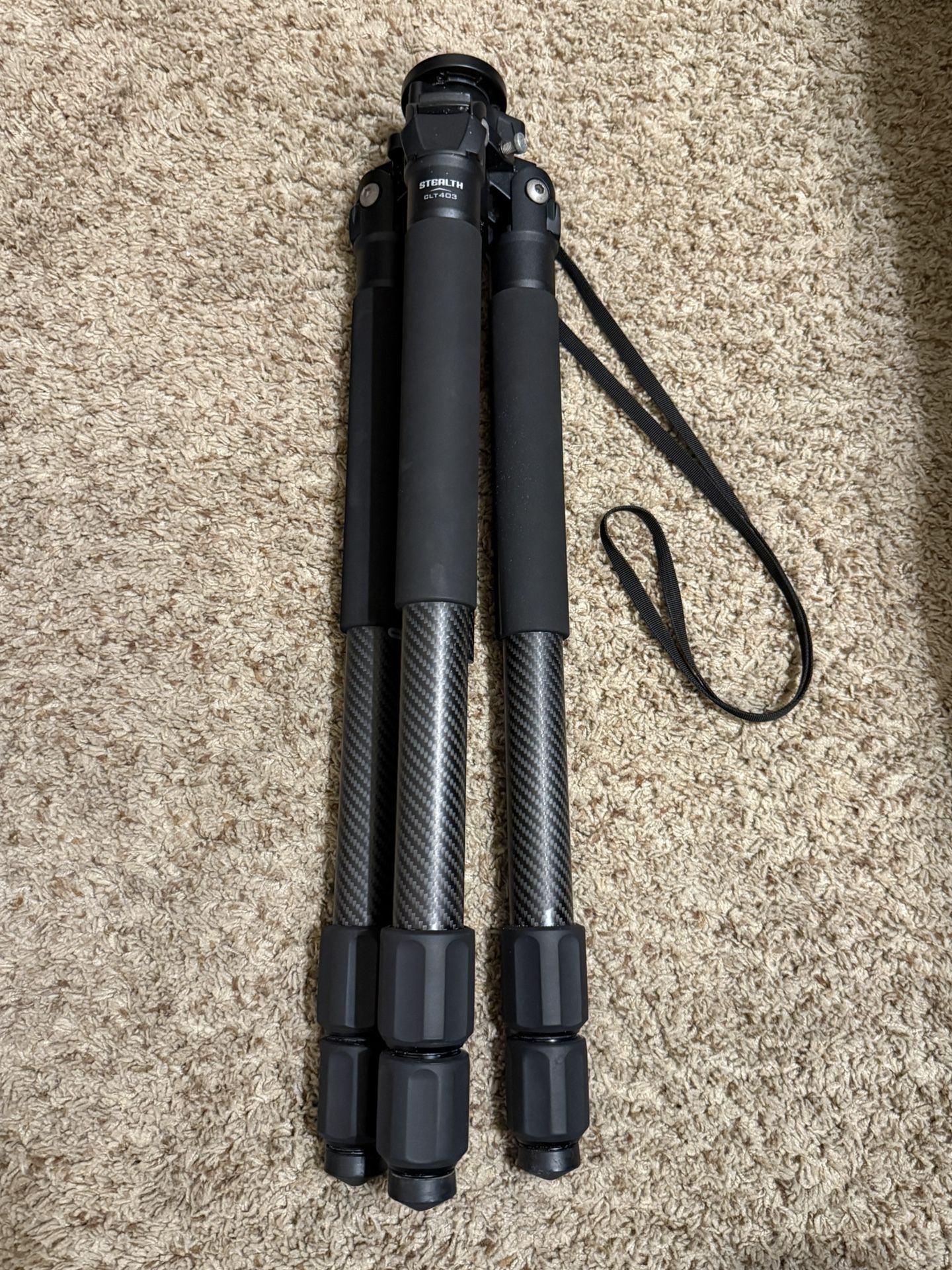 Induro Classic Series 4 Stealth CLT403 Carbon Fiber Tripod