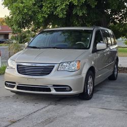 2012 Chrysler Town & Country
