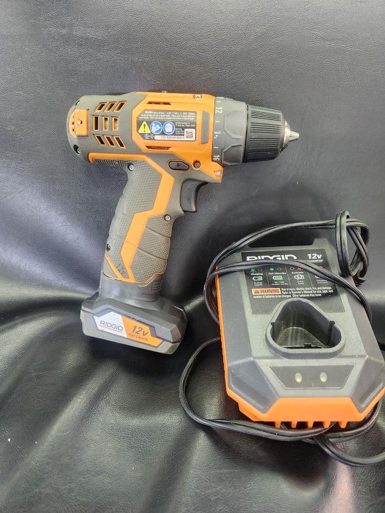 Ridgid R82005 12V Variable Speed 3/8" Drill/Driver W/ 4AH Battery & Charger