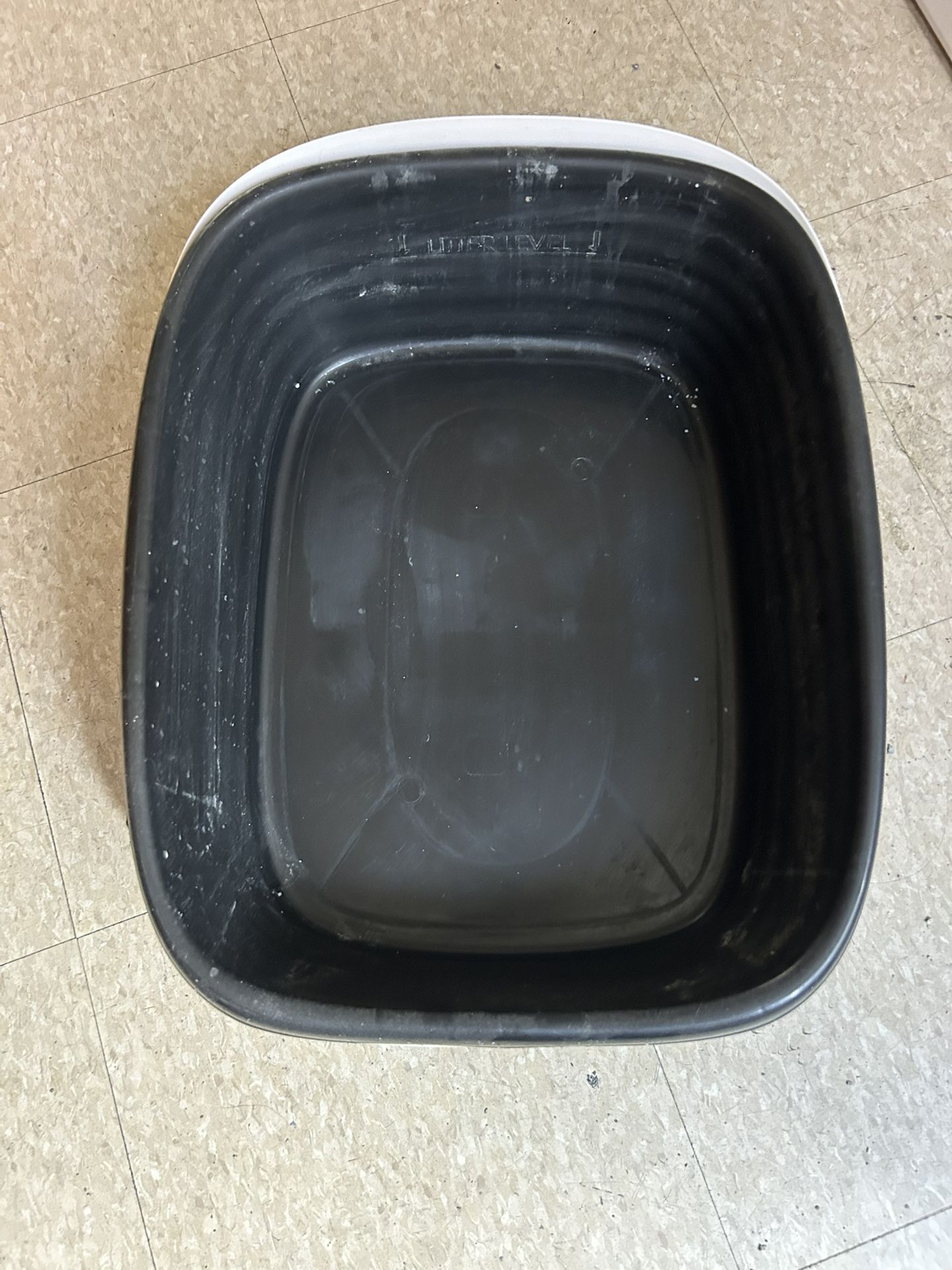 Self Cleaning Litter Box