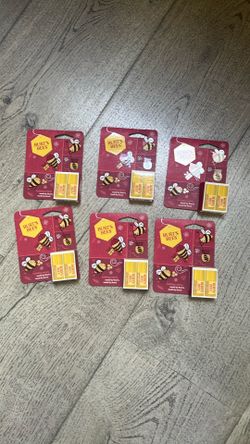 6 pack of Burt’s bee mini holiday lip balm