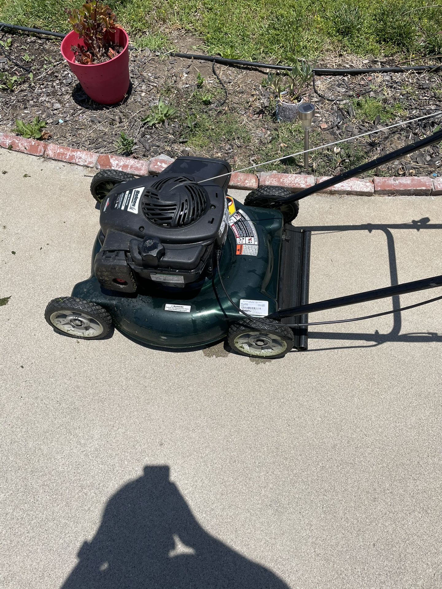 Bolens 125cc 20in Gas Push Lawn Mower with Briggs & Stratton Engine
