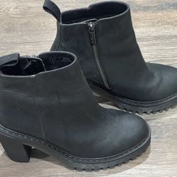 Dr. Doc Martens Magdalena Ankle Boots Booties  8 US  6 UK 39 EU Leather Platform Heel Black 