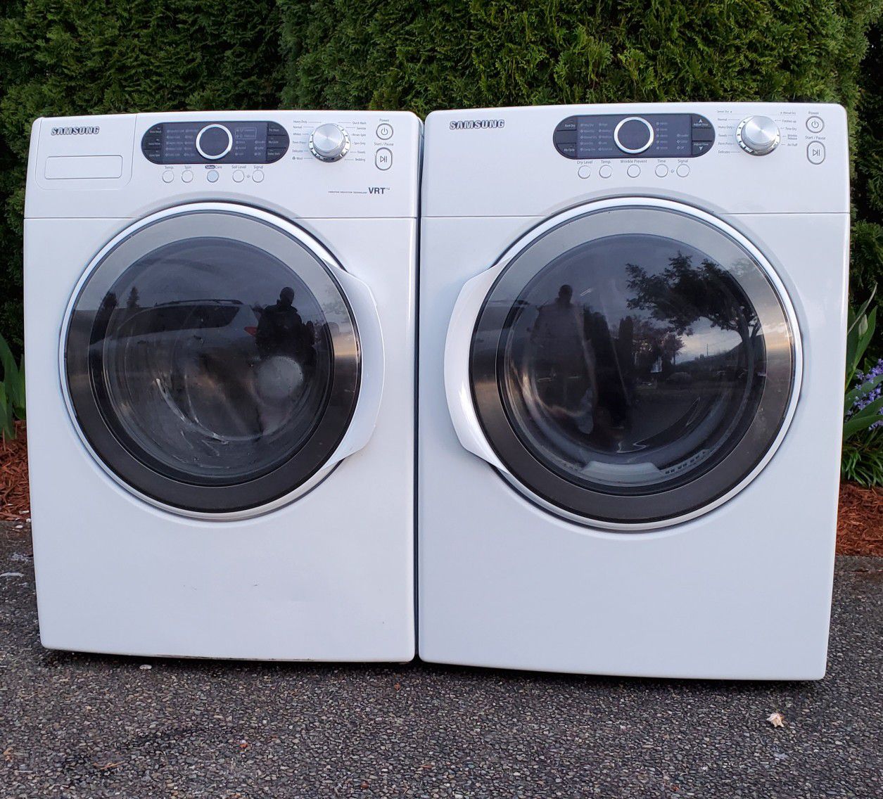 Samsung Washer and ELECTRIC Dryer in perfect condition.