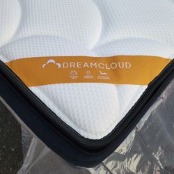 LIKE NEW! DreamCloud Premier Rest Queen Mattress - Delivery Available