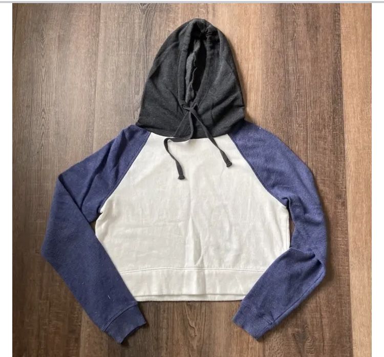 Womens Cropped Hoody Size Medium