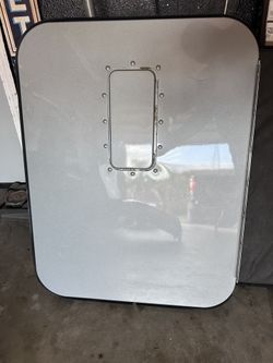 Kenworth T680 Emergency Door Passenger Side