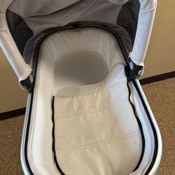 Uppababy bassinet v3