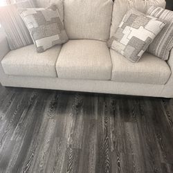 Modern One-Piece Couch – Purchased June 2025, Excellent Condition