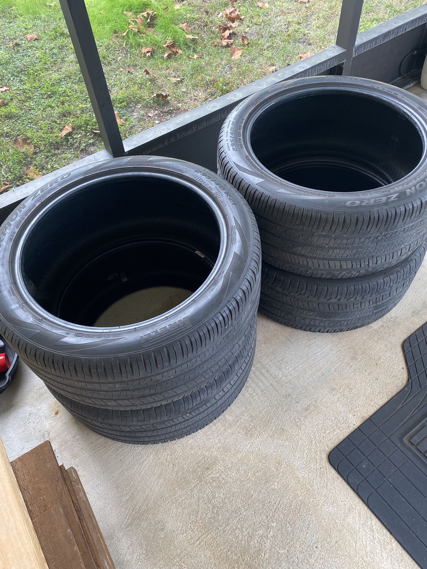 Pirelli Scorpions 295/40/21 295 40 21