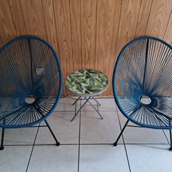 Lounge chairs and coffee table