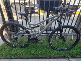 Diamondback recoil mountain bike.