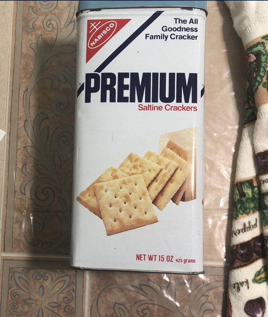 Premium Cracker Tin