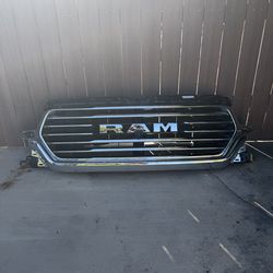 Ram 1500 Laramie grille with camera 2019 2020 2021 2022 2023 2024