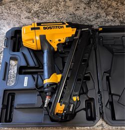 BOSTITCH BTFP72156 Smart Point 15GA FN Style Angle Finish Nailer Kit