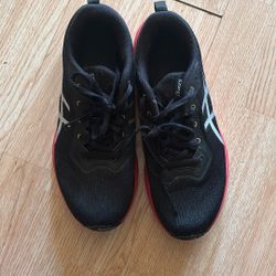 pair of barely used shoes 