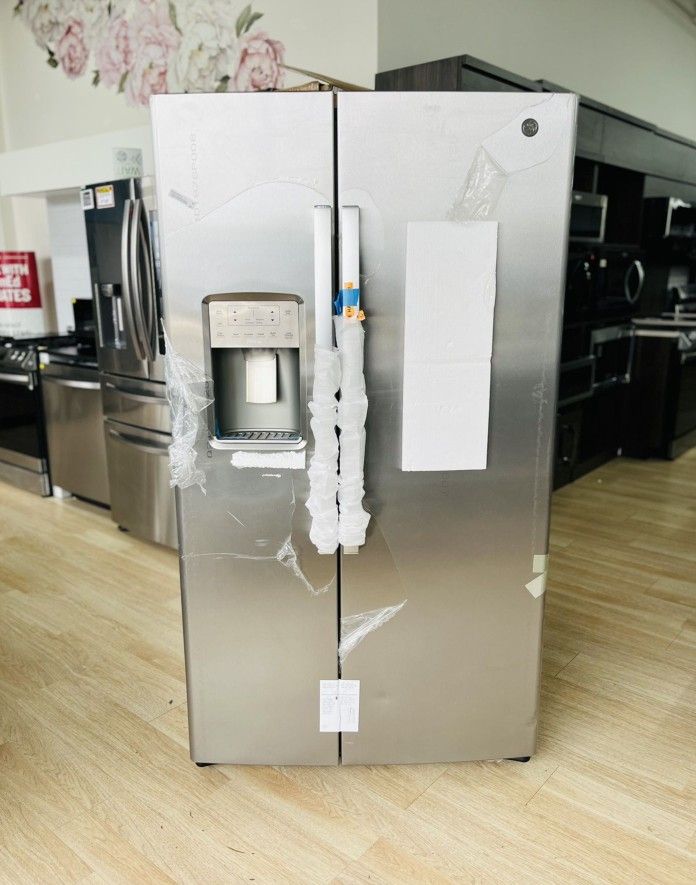 GE Profile - 28.2 Cu. Ft. Side-by-Side Refrigerator with LED Lighting - Stainless steel Model:PSS28KYHFS BETKR