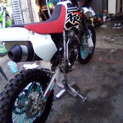 2000 Model Honda XR 400 R. (Clean )