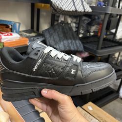 Louis Vuitton Trainer Sneakers in black