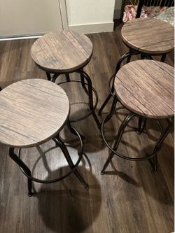 Set of 4 bar stools