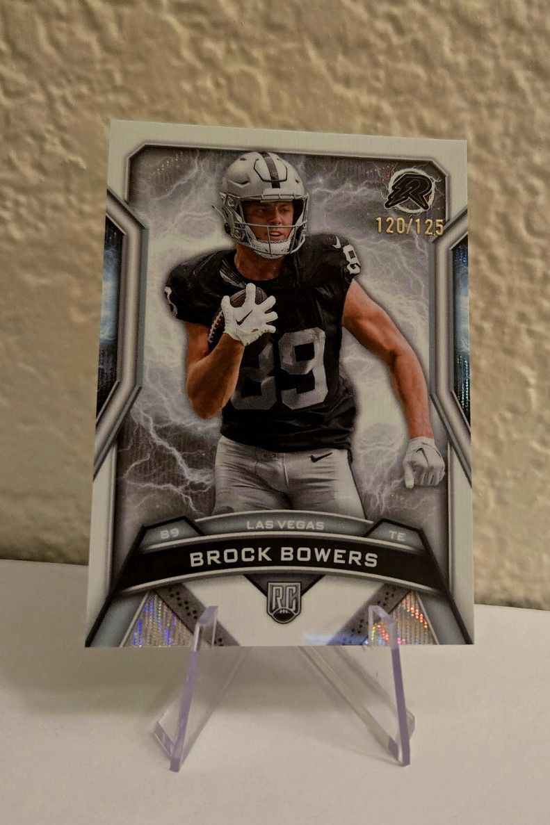 2024 Topps Resurgence Rookies Brock Bowers #147 Silver Surge Refractor /125 (RC)